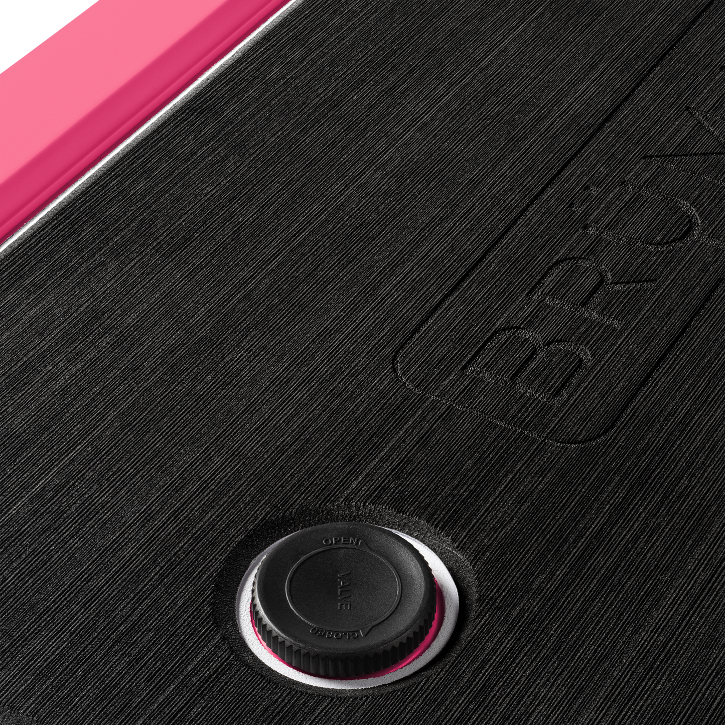 brutank-e0 brutank-55qt-neonpink-vent.png