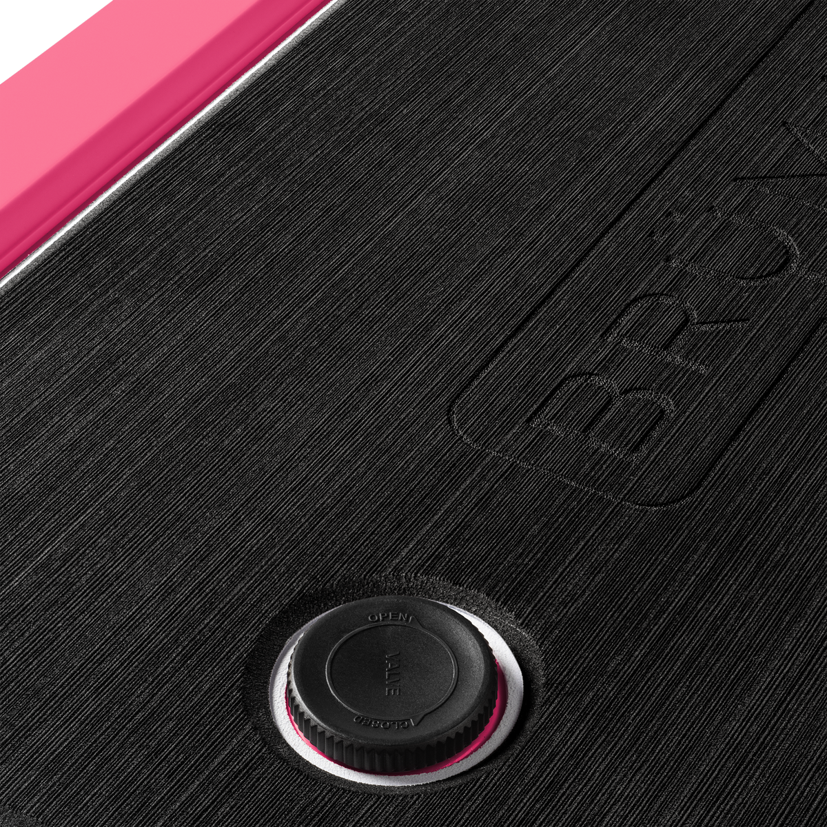 brutank-e0 brutank-55qt-neonpink-vent.png